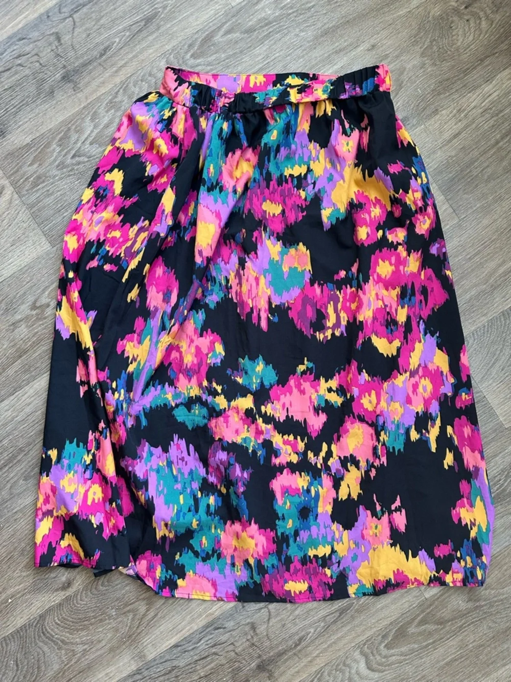 High-Waisted Abstract Floral Midi Skirt Size L - Picture 3 of 9